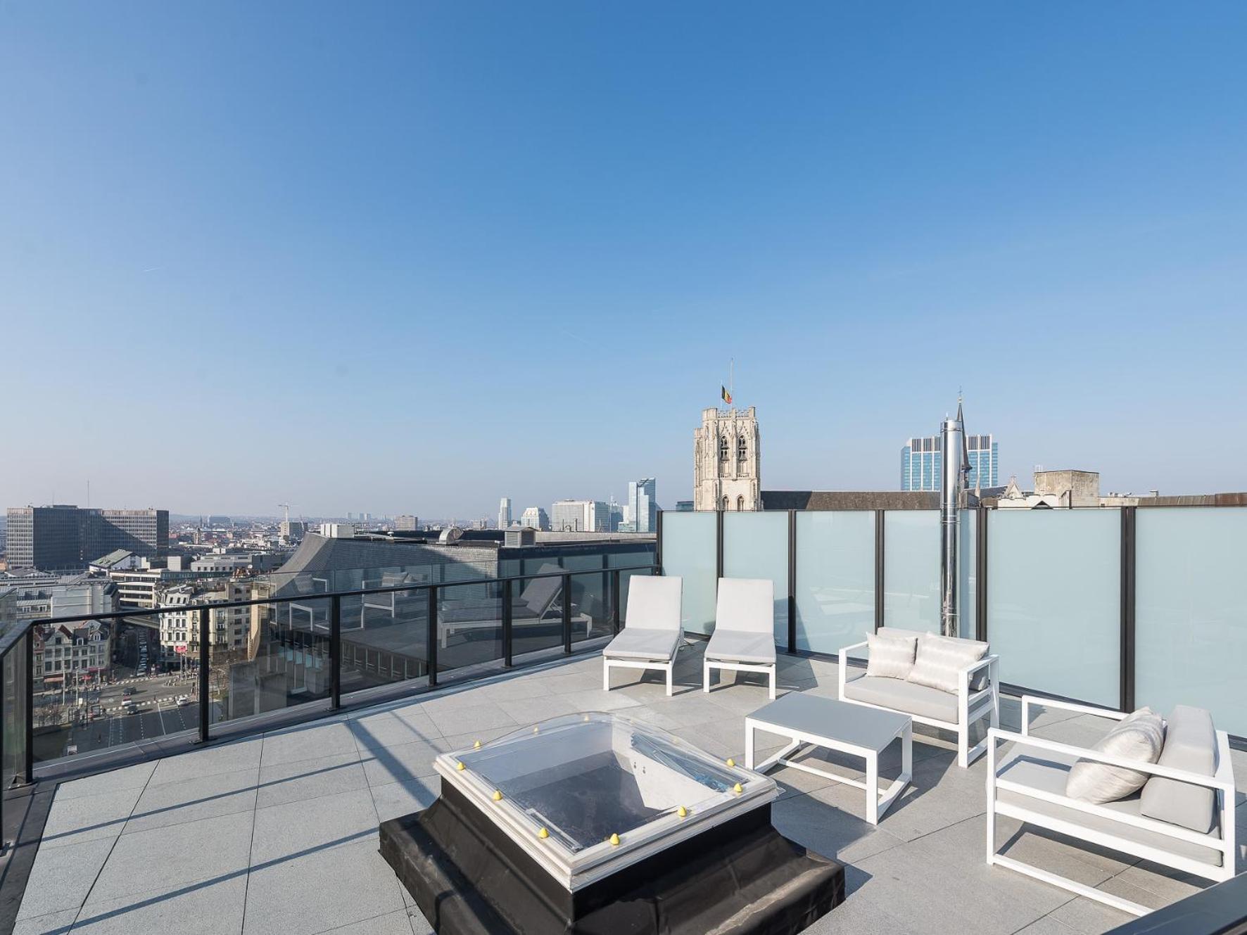 Triplex Penthouse In The City Center Брюксел Екстериор снимка